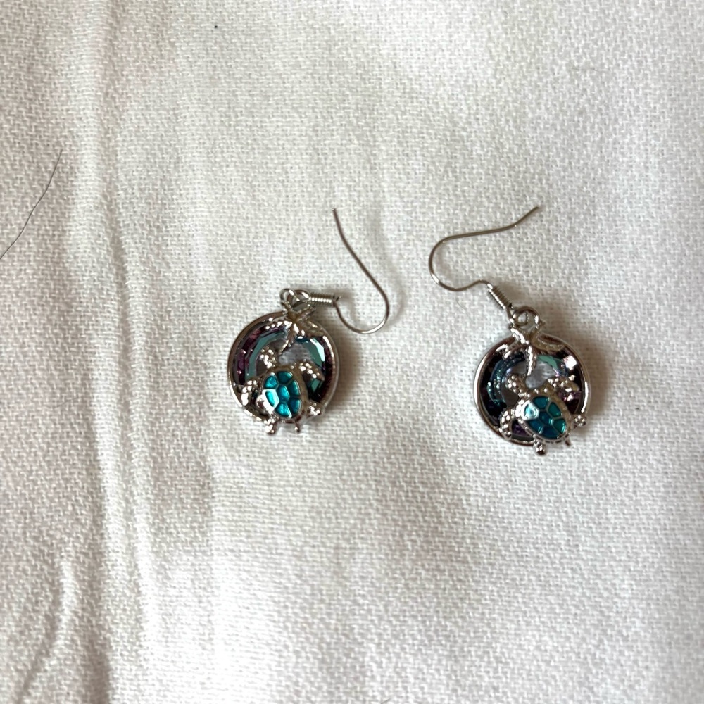 Earrings Iridescent Sea Turtles Ocean Pierced silver tone. NWT - Picture 3 of 8